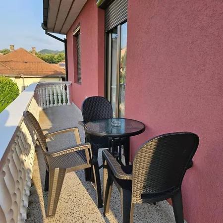 Aleks Apartament *