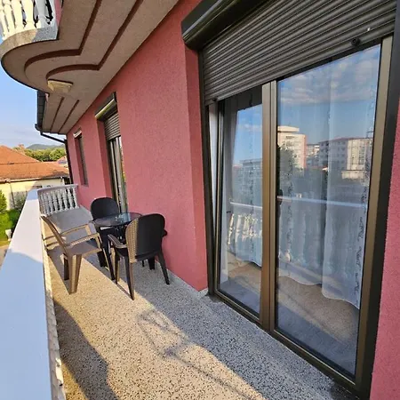 Aleks Apartament *